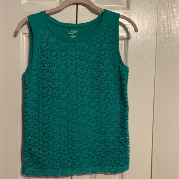 LOFT Tops - NWOT Loft sleeveless shirt in green size XS petite